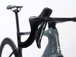 Bross Vagabond Aero 6SE - 105 Di2 Carbon Road Bike - Space Grey - Image 37 (thumbnail)