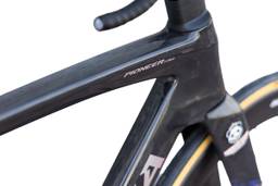 Kossea Pioneer SLR+ - 105 Di2 Carbon Road Bike - UCI Chengdu Continental Team - Image 8 (thumbnail)