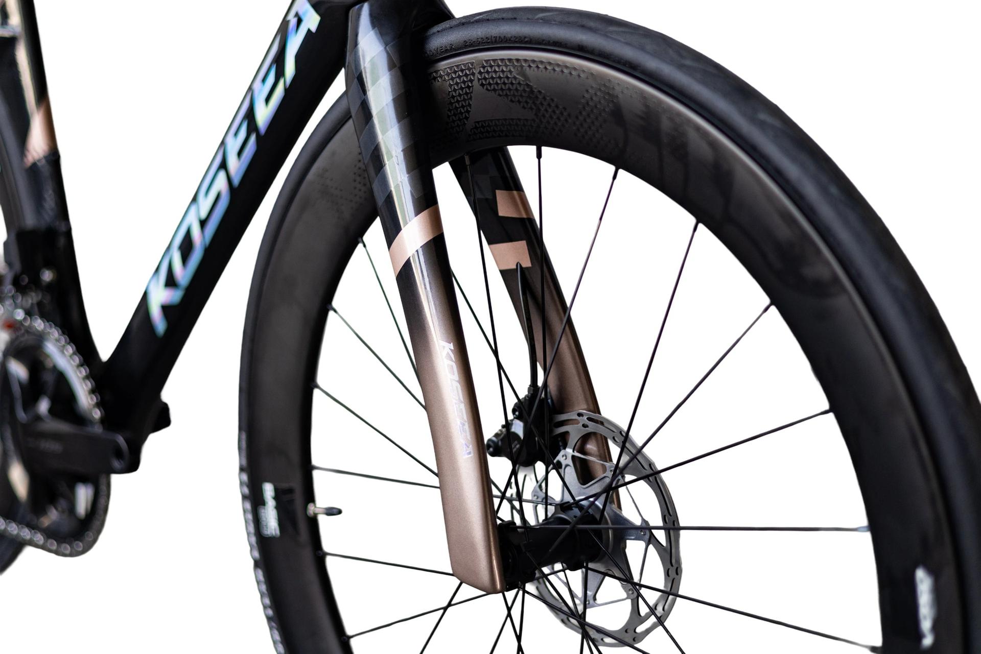 Kossea Pioneer Sport - 105 Di2 Carbon Road Bike - Cloud Sakura White - Image 10