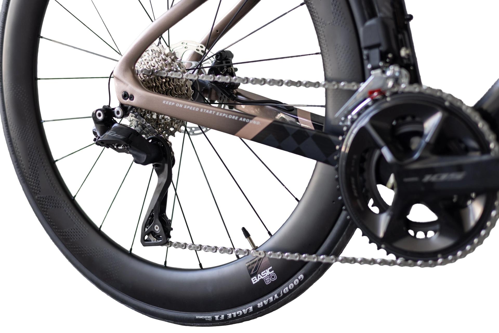 Kossea Pioneer Sport - 105 Di2 Carbon Road Bike - Cloud Sakura White - Image 11