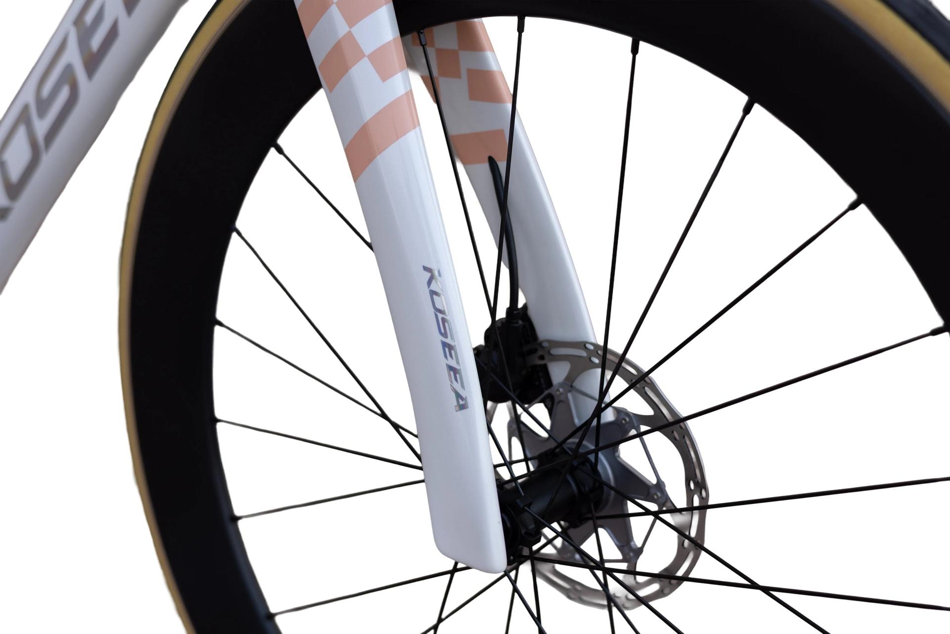 Kossea Pioneer Sport - 105 Di2 Carbon Road Bike - Cloud Sakura White - Image 3