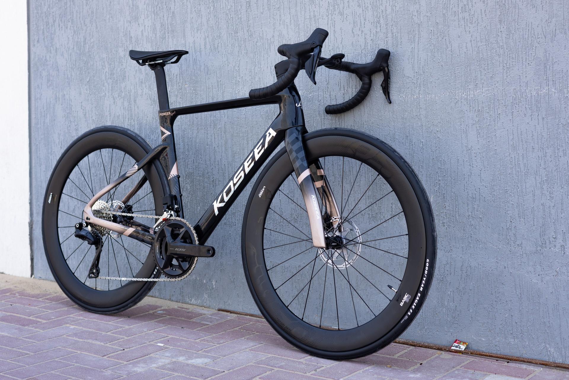 Kossea Pioneer Sport - 105 Di2 Carbon Road Bike - Shadow Edge Black - Image 44