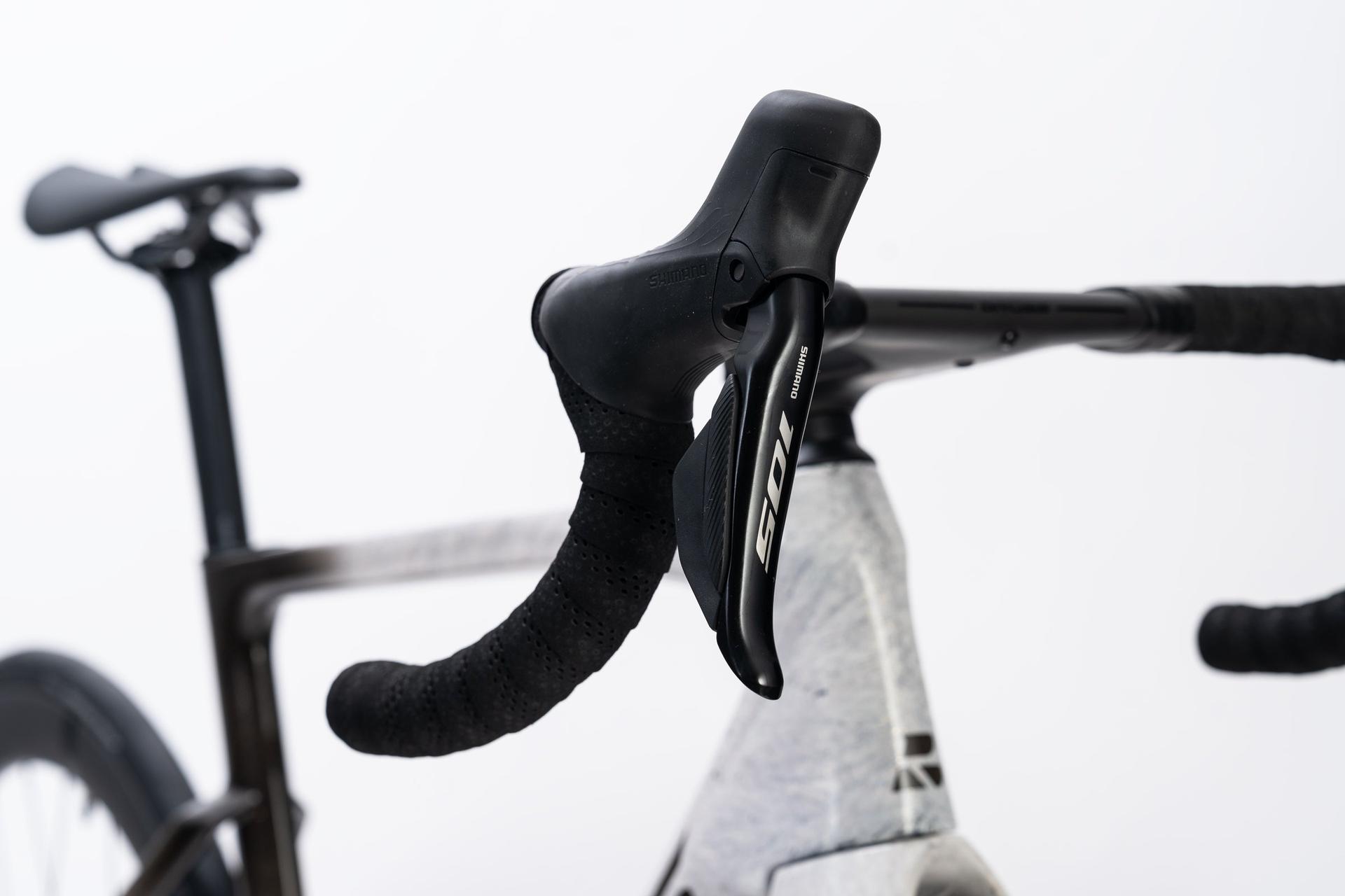 Bross Vagabond Aero 6se 105 Di2 Carbon Road Bike Nano Silver Bross Vagabond Aero 6SE - 105 Di2 Carbon Road Bike - Nano Silver - Image 13