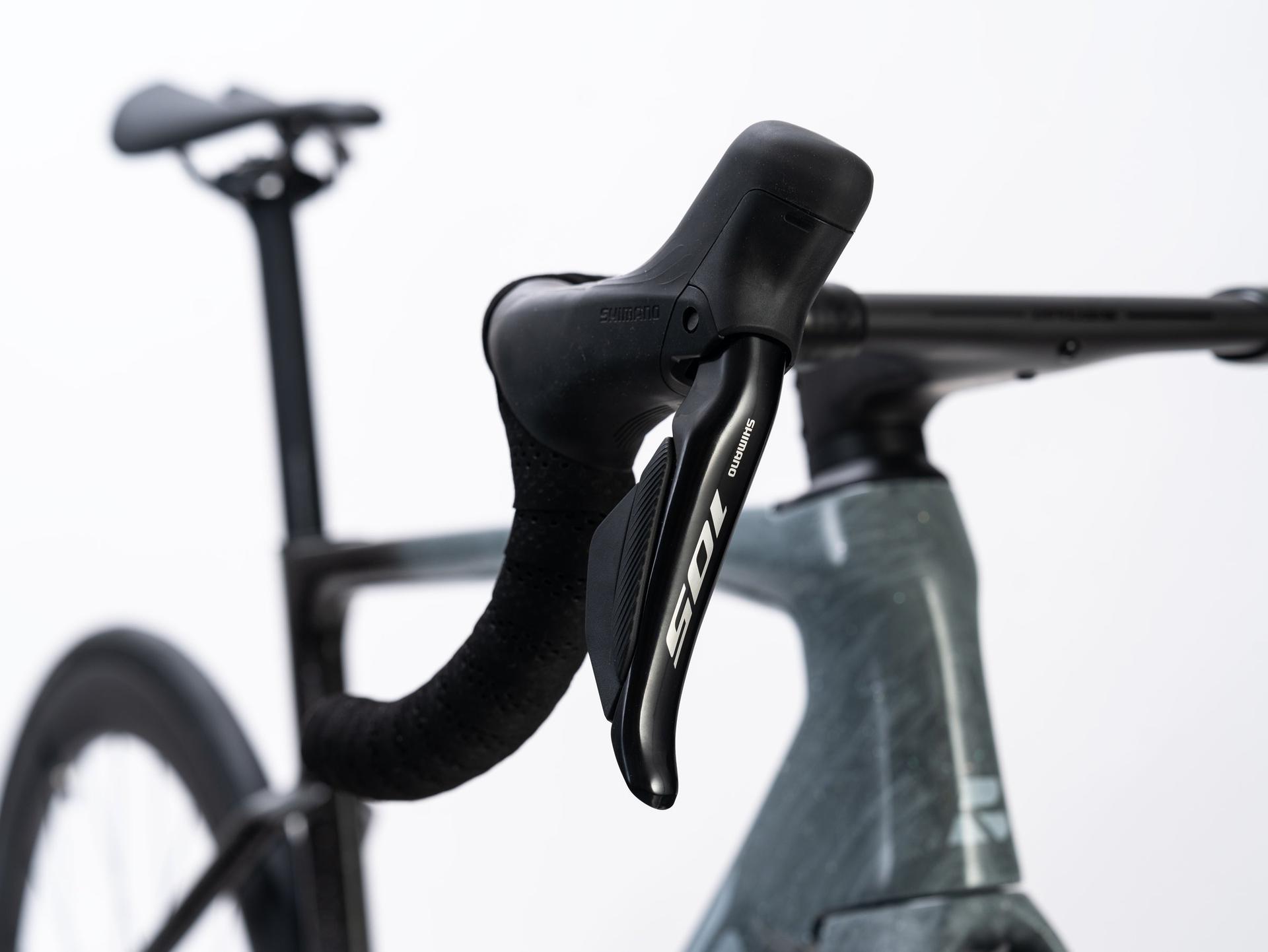 Bross Vagabond Aero 6se 105 Di2 Carbon Road Bike Space Grey Bross Vagabond Aero 6SE - 105 Di2 Carbon Road Bike - Space Grey - Image 37