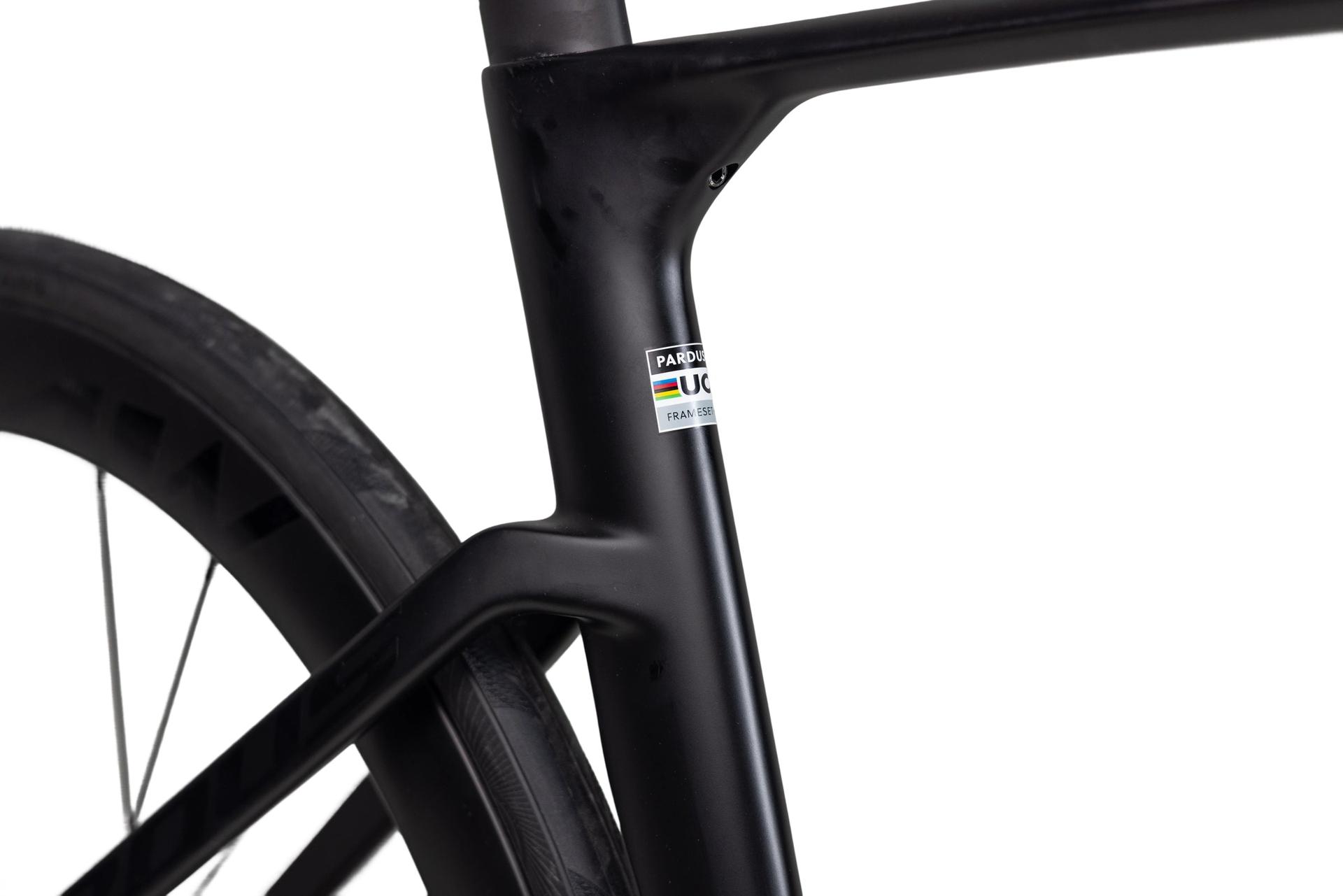 Pardus Spark Sport 105 Di2 Carbon Road Bike Silver Black Pardus Spark Sport - 105 Di2 Carbon Road Bike - Silver/Black - Image 45