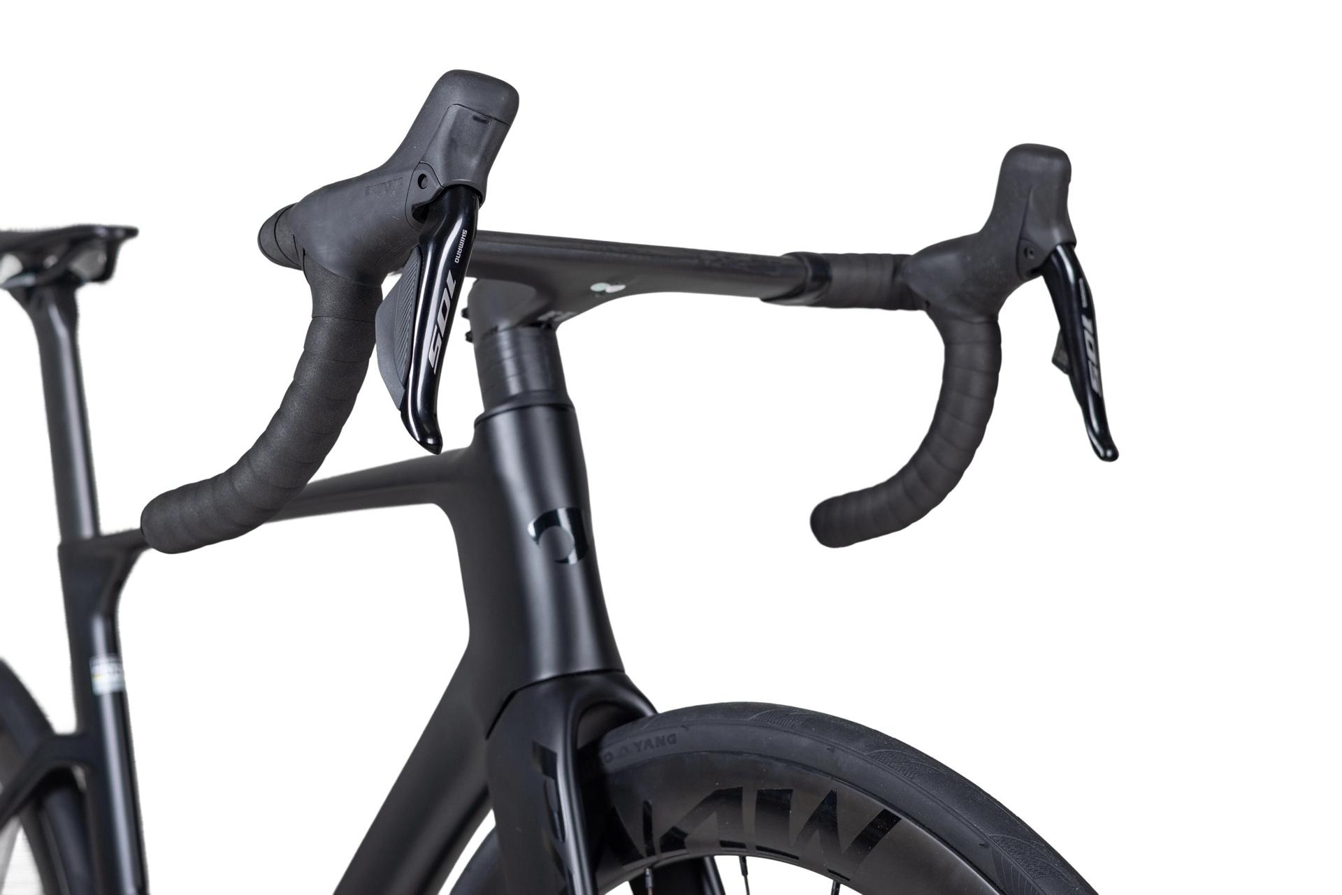 Pardus Spark Sport 105 Di2 Carbon Road Bike Silver Black Pardus Spark Sport - 105 Di2 Carbon Road Bike - Silver/Black - Image 46